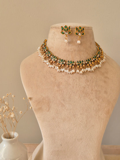 Dipili Necklace Set