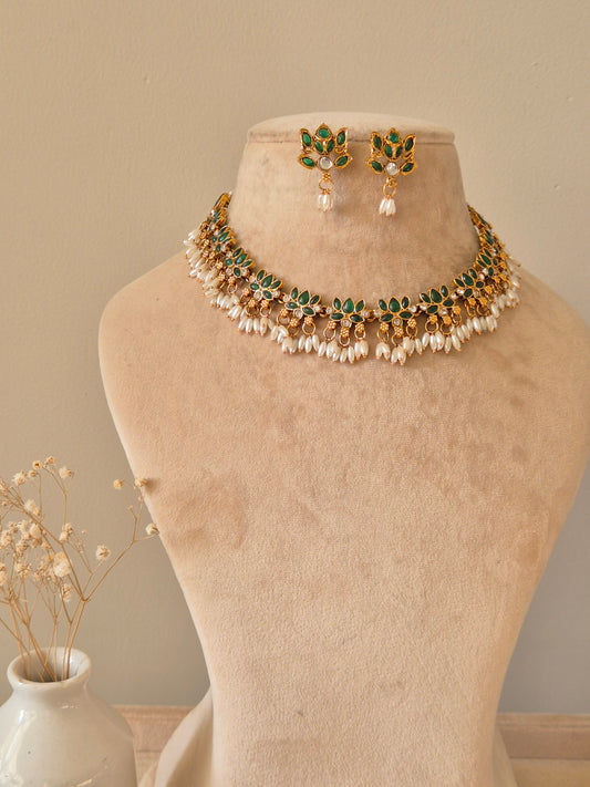 Dipili Necklace Set