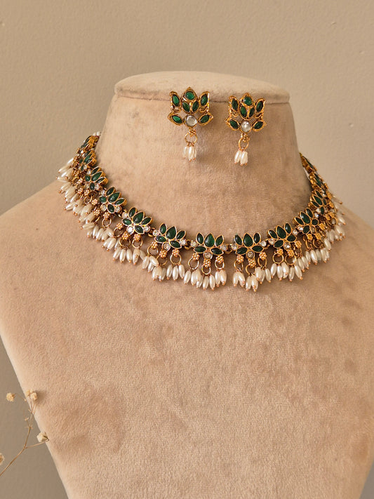 Dipili Necklace Set