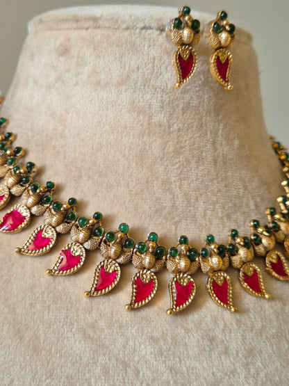 Chavvi Necklace Set
