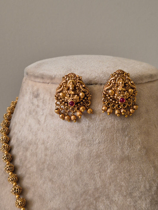 Artha Necklace Set