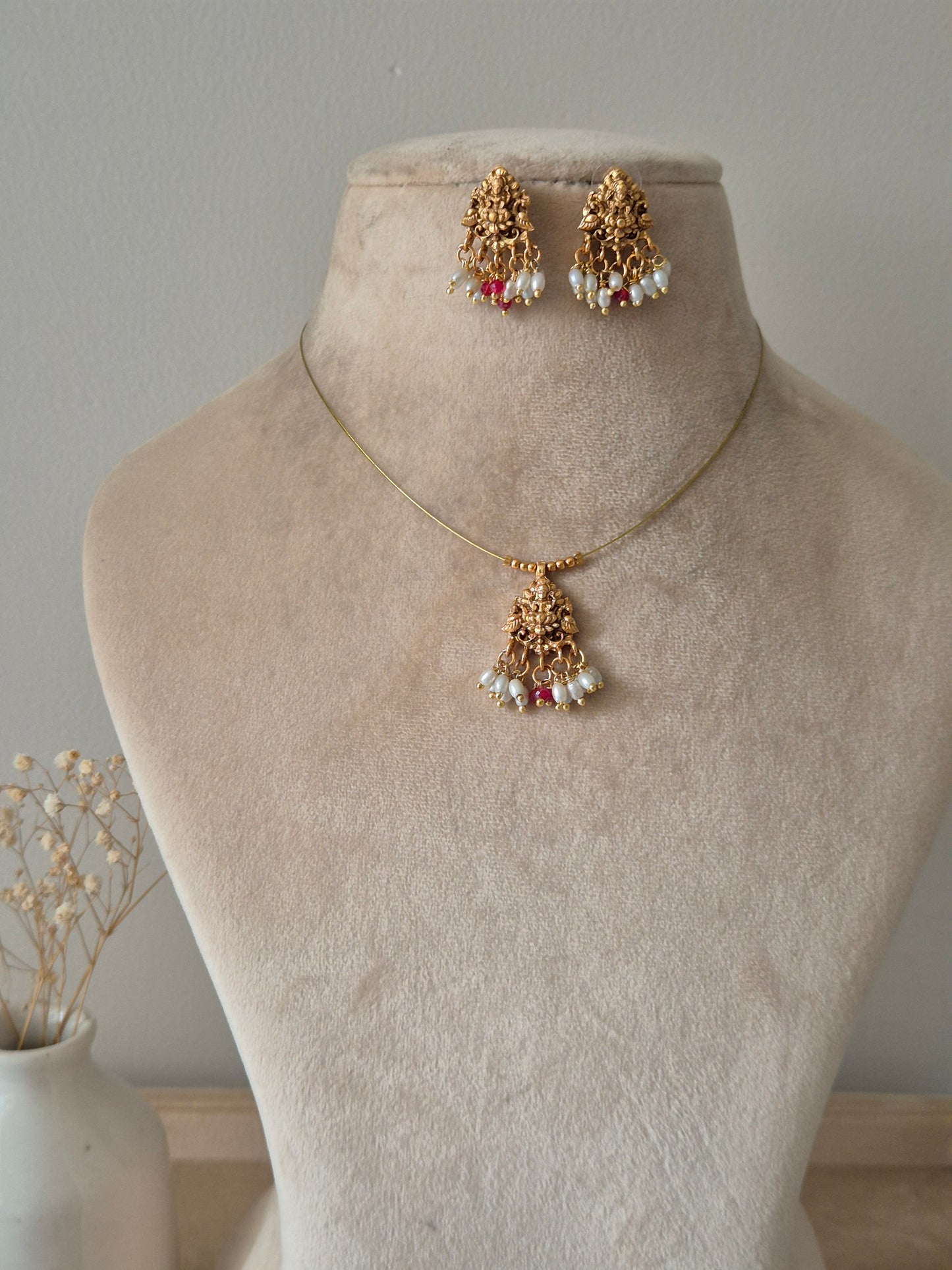 Inika Necklace Set