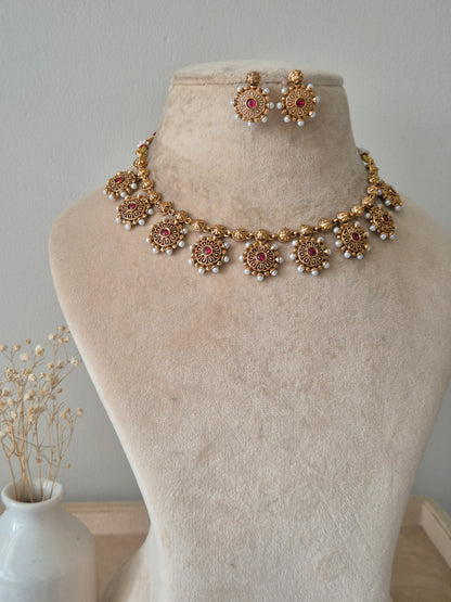 Yavna Necklace Set
