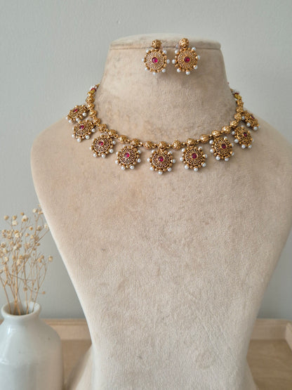 Yavna Necklace Set