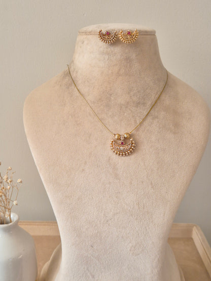 Oditi Necklace Set