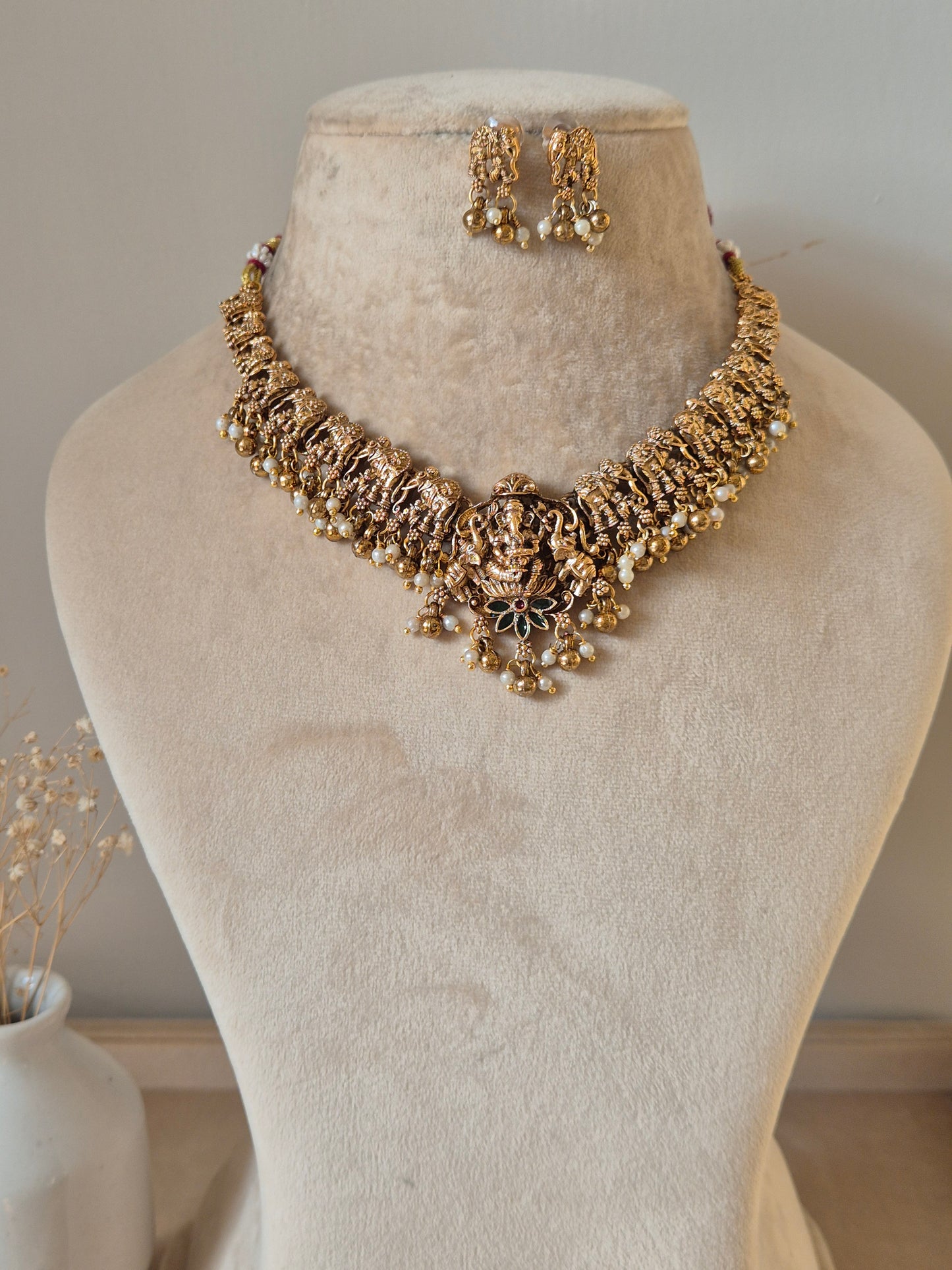 Fulki Necklace Set