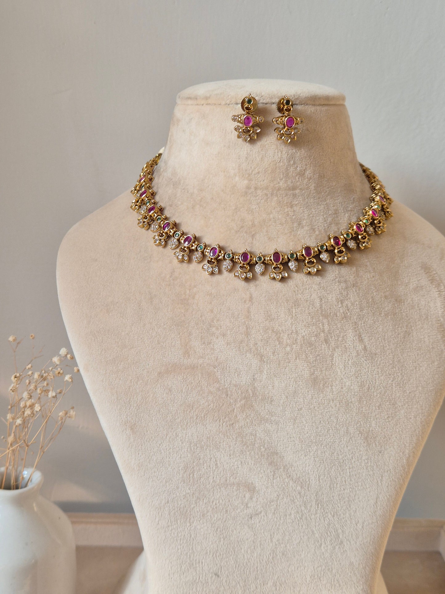 Eshani Necklace Set