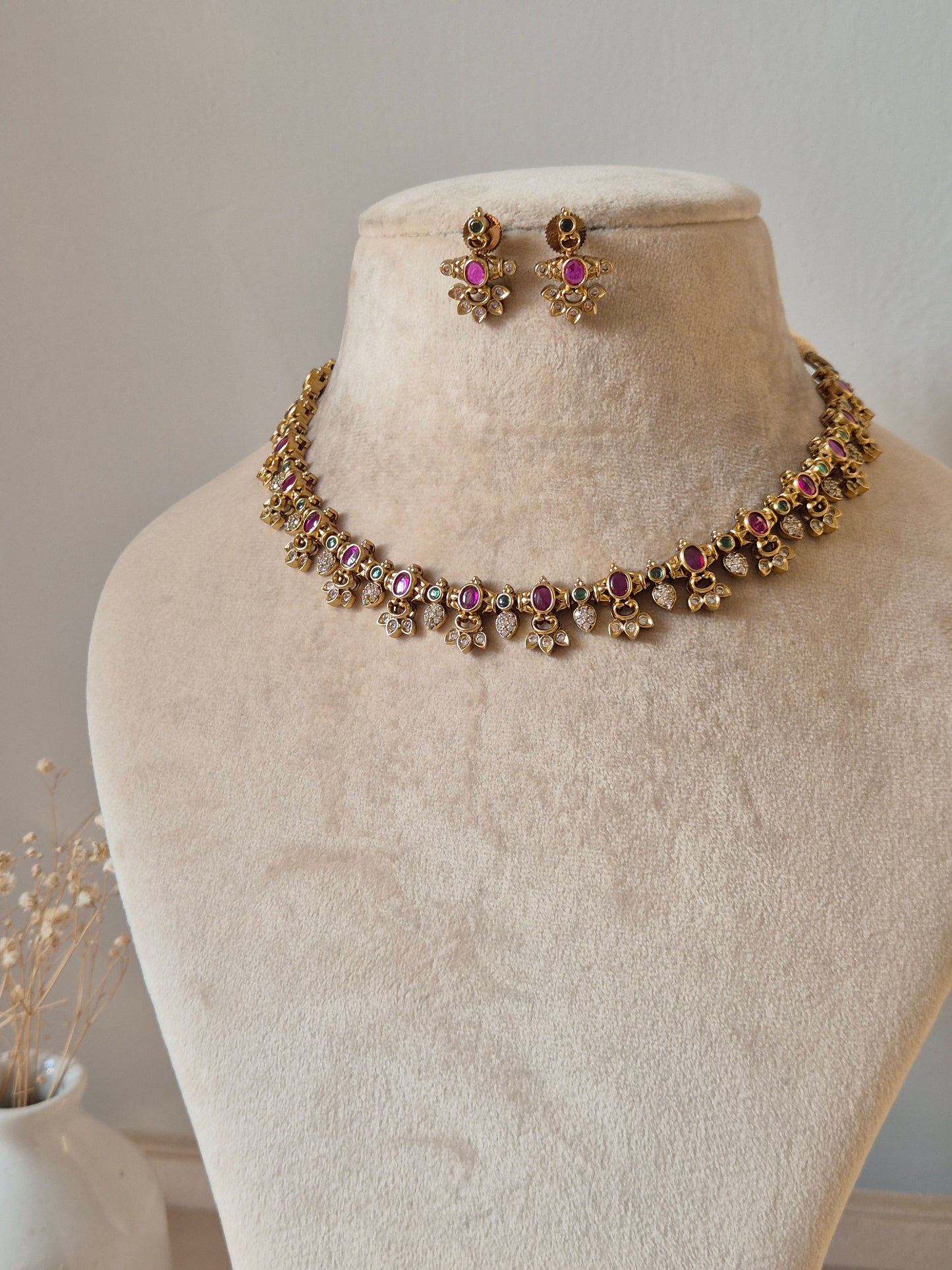 Eshani Necklace Set