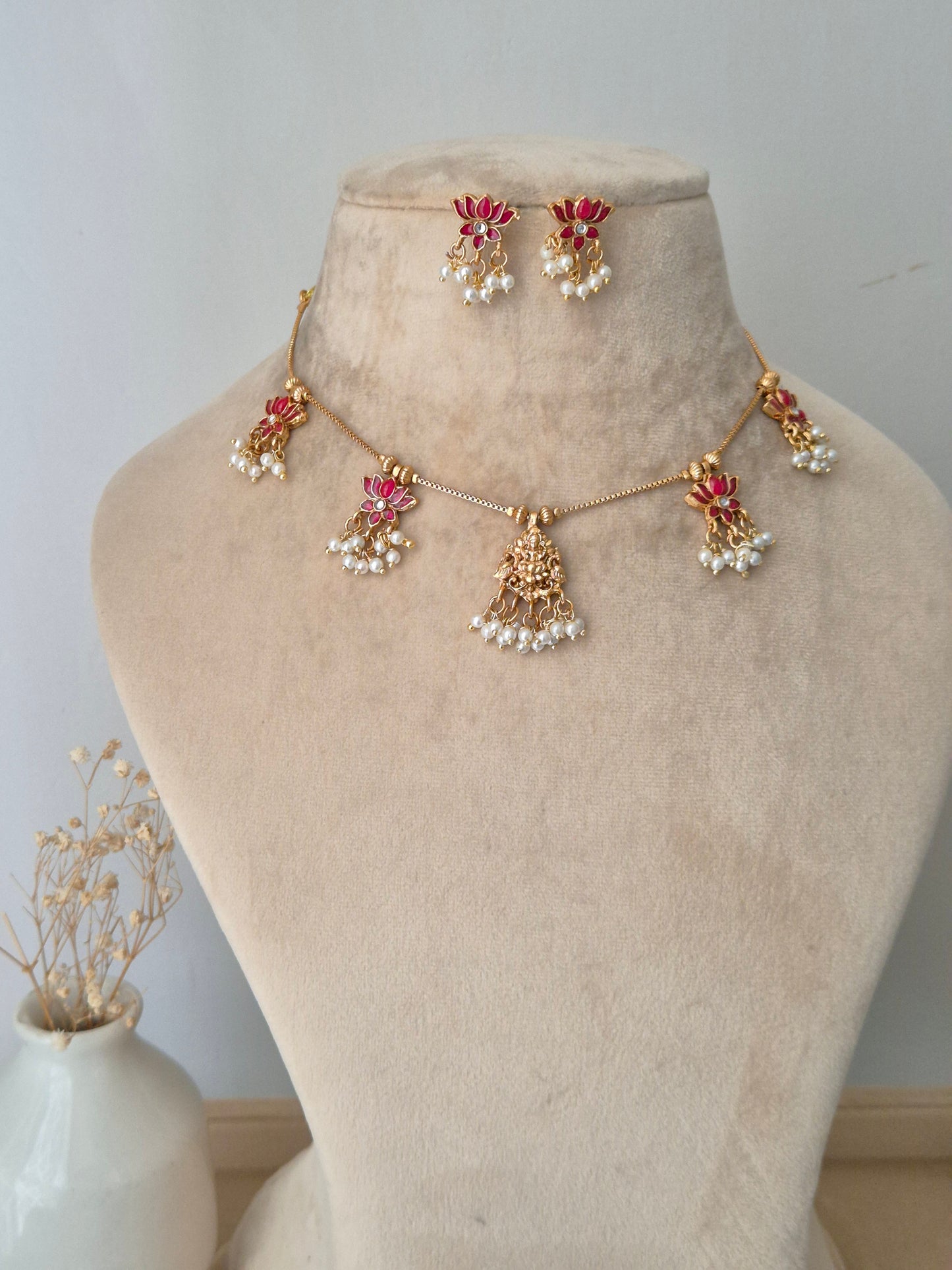 Bhadra Necklace Set