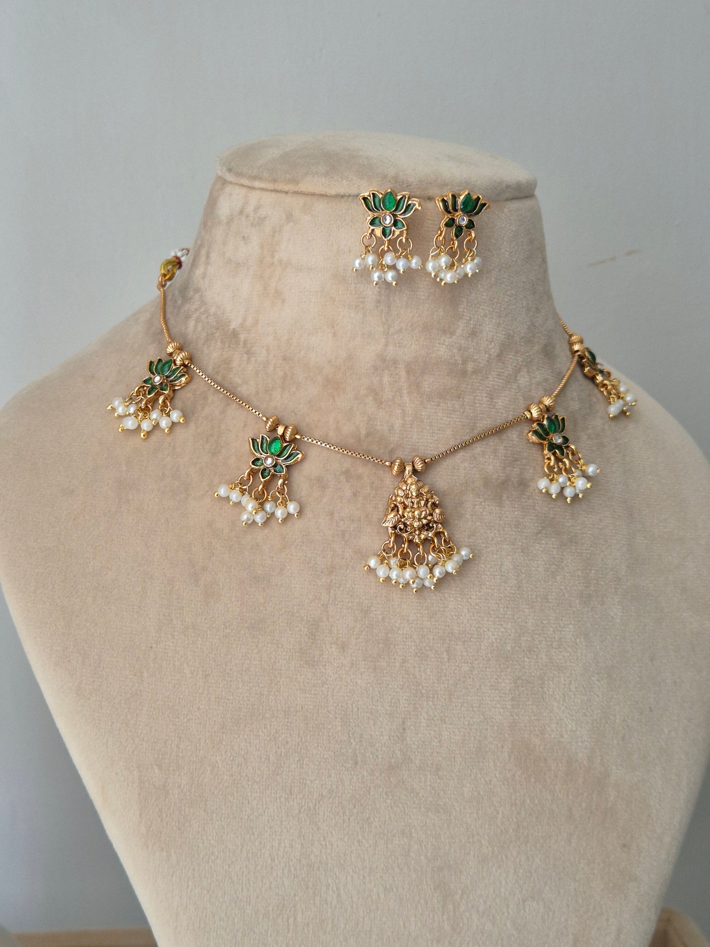 Freya Necklace Set