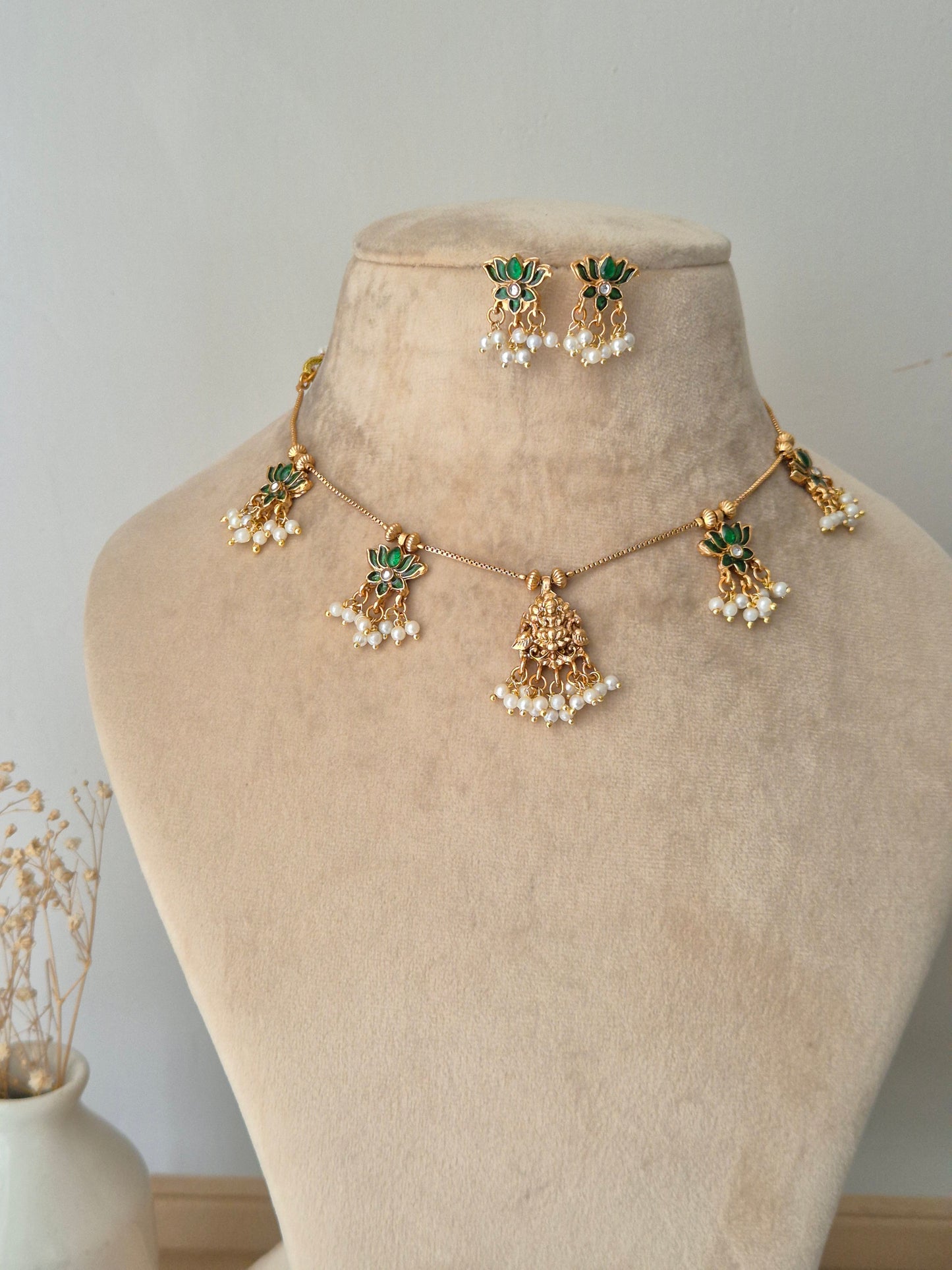 Freya Necklace Set
