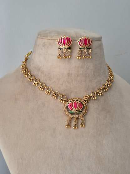 Latha Necklace Set