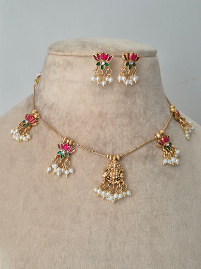 Evani Necklace Set