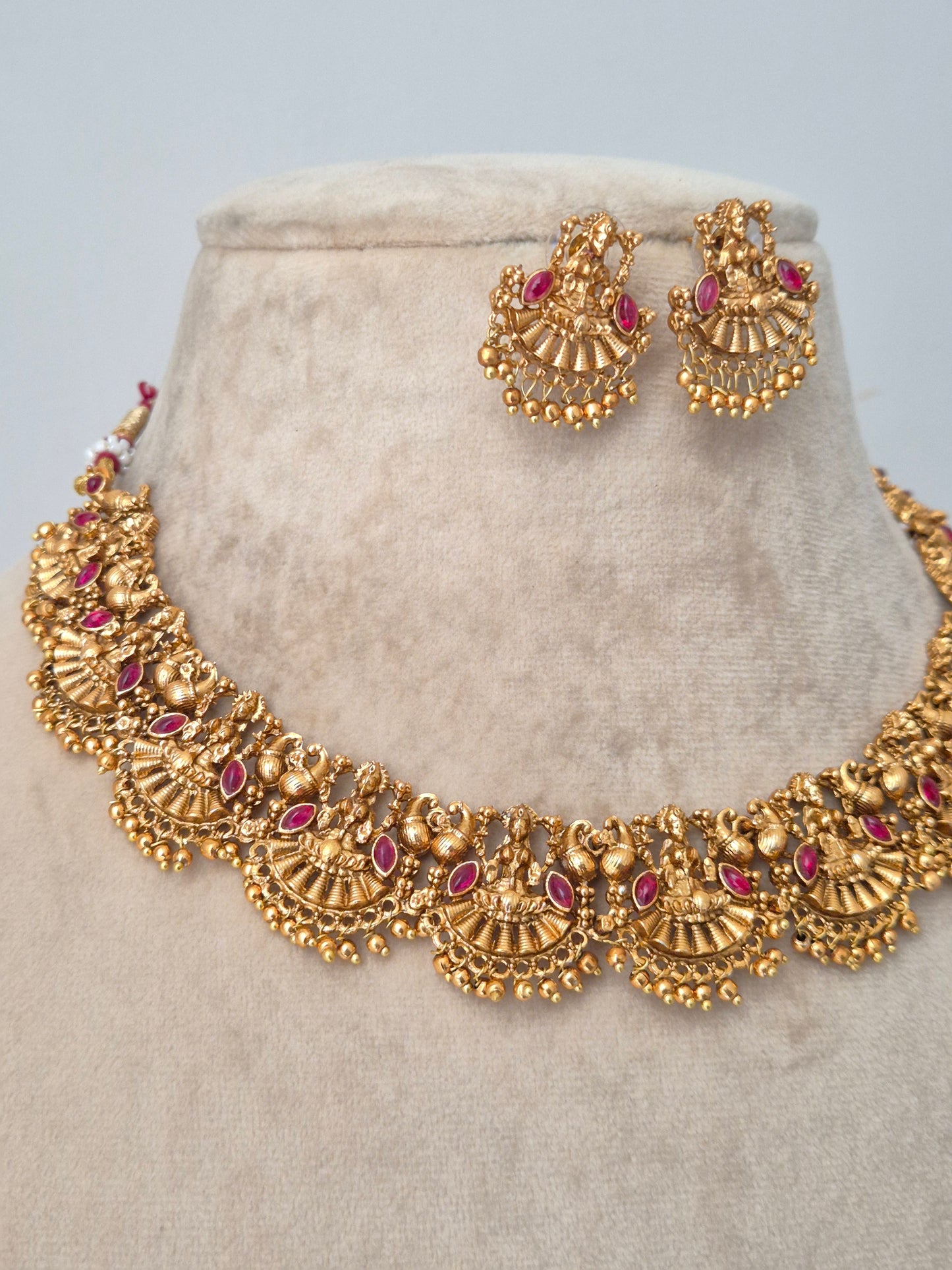 Jignasa Necklace Set