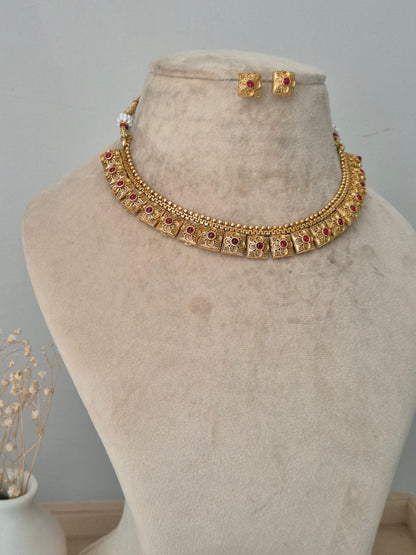 Chitra Necklace Set
