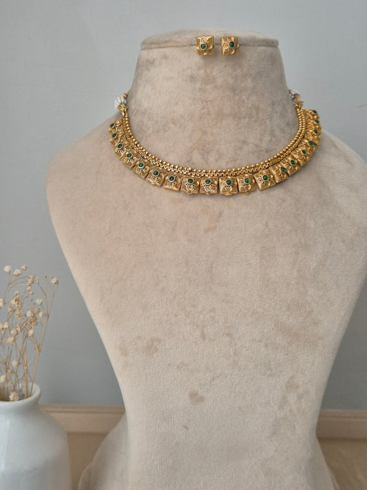 Purnima Necklace Set