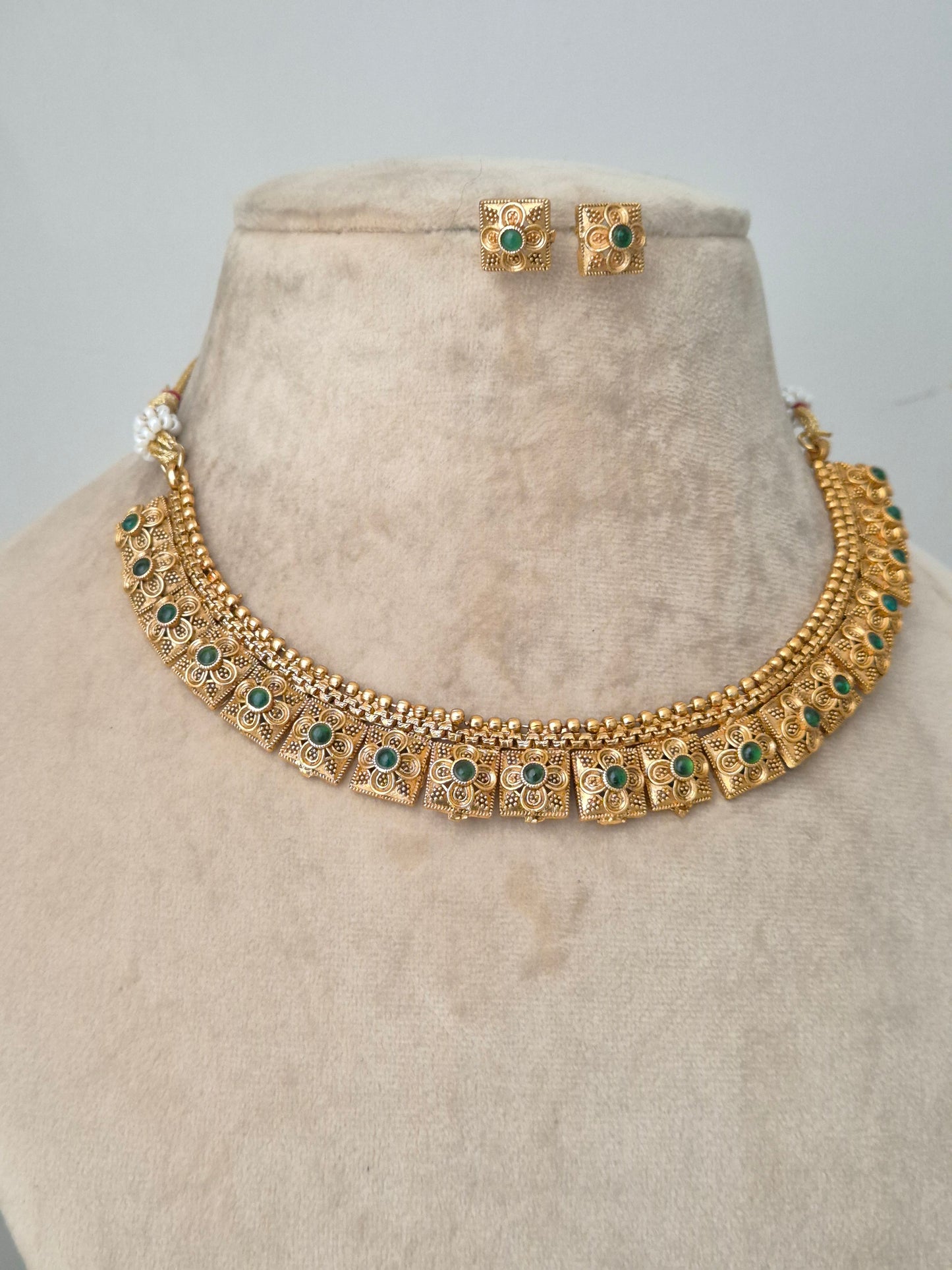 Purnima Necklace Set