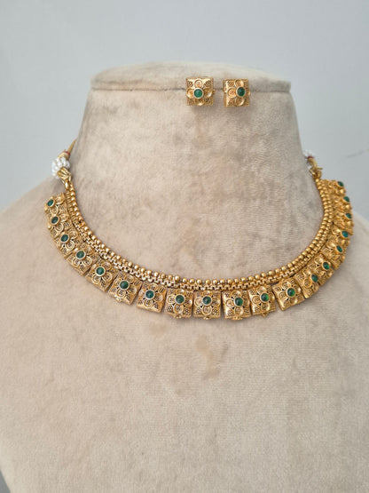 Purnima Necklace Set