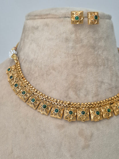 Purnima Necklace Set