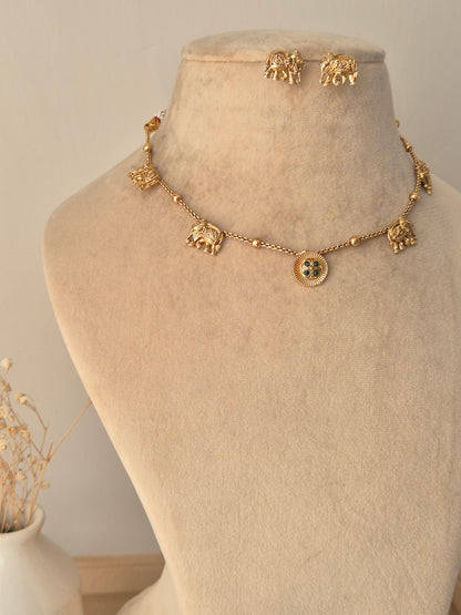 Yoshita Necklace Set