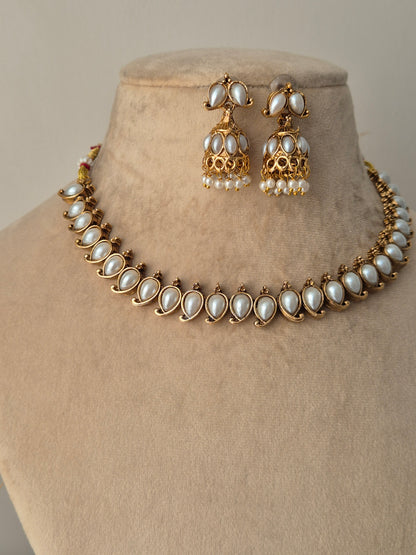 Orvi Necklace Set