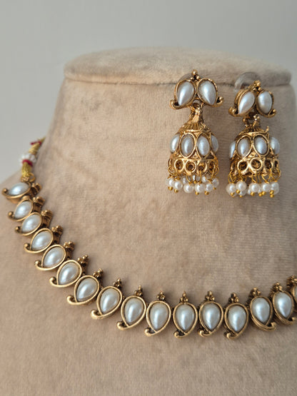 Orvi Necklace Set