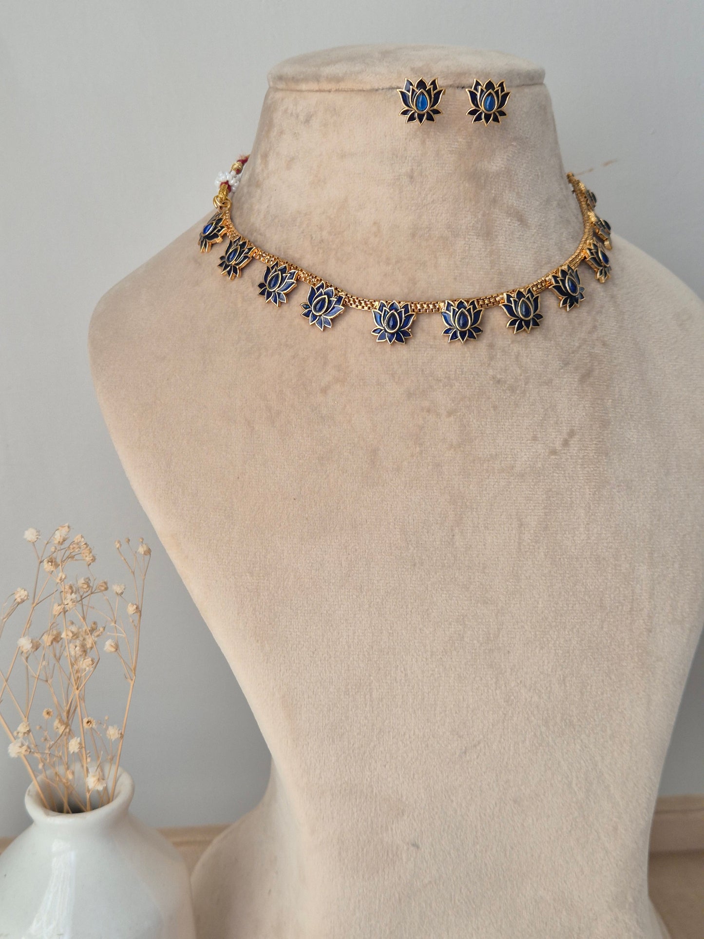 Jitya Necklace Set