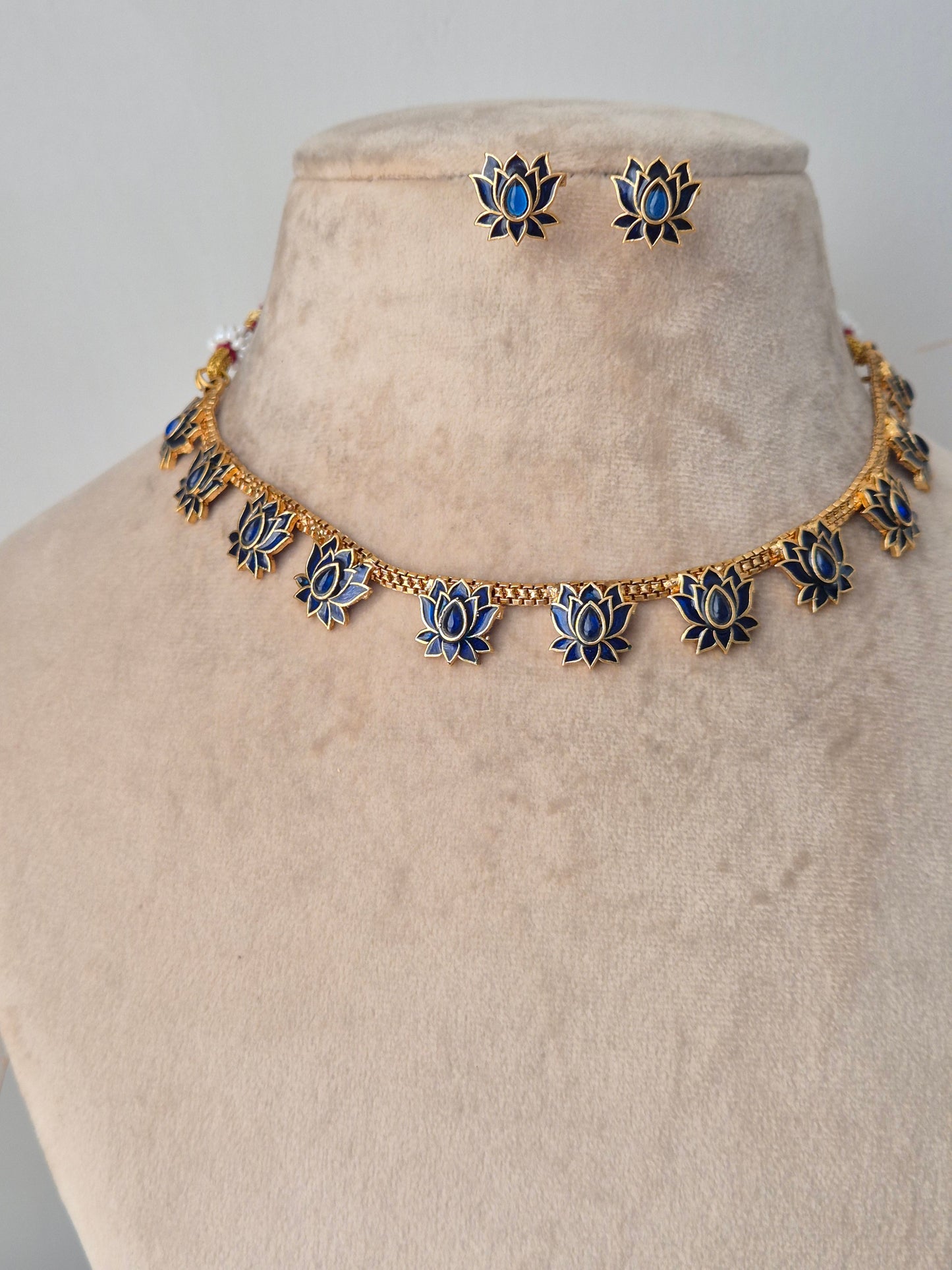 Jitya Necklace Set