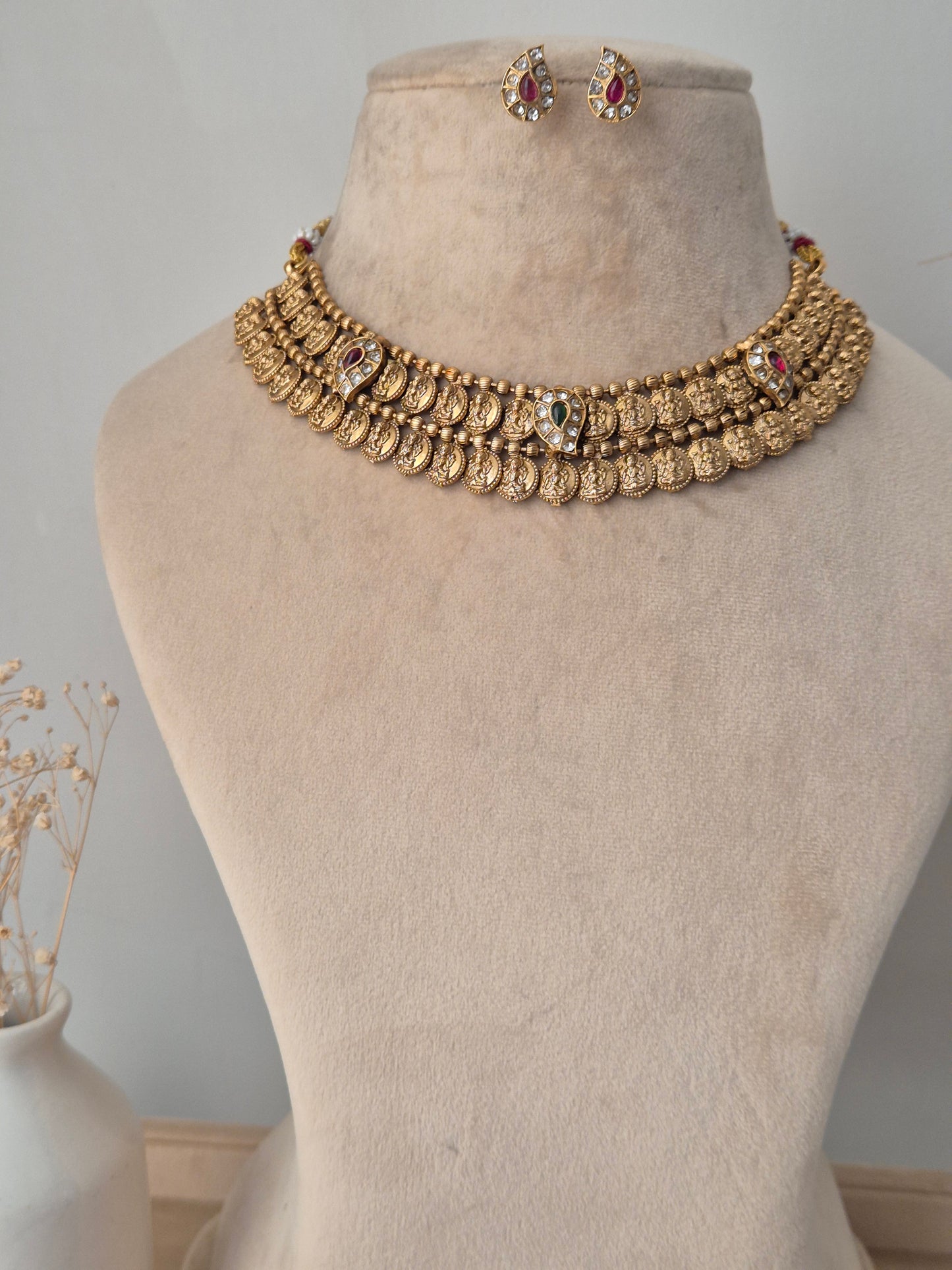 Hasitha Necklace Set