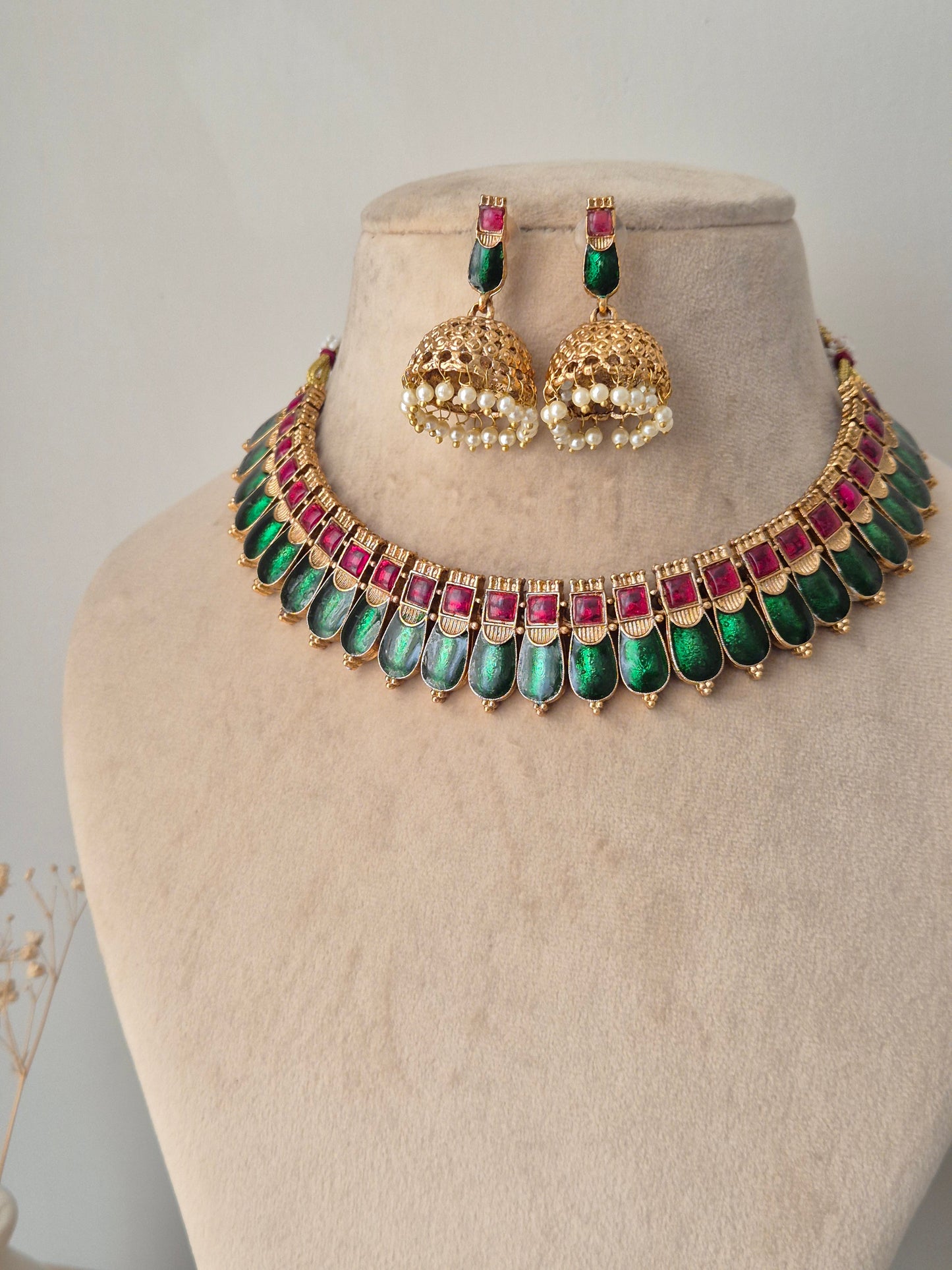 Hamsika Necklace Set