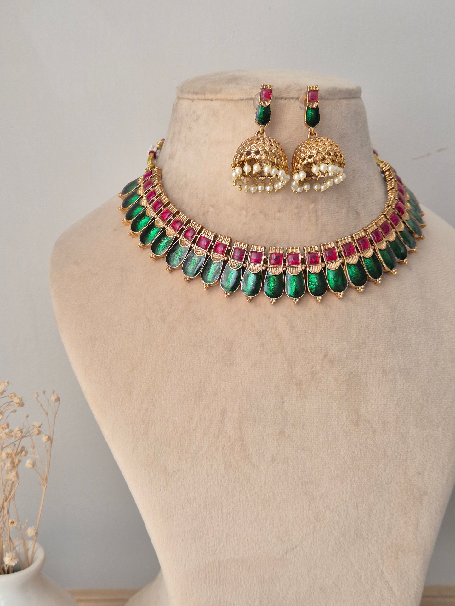 Hamsika Necklace Set