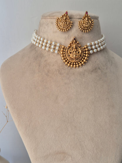 Edha Necklace Set