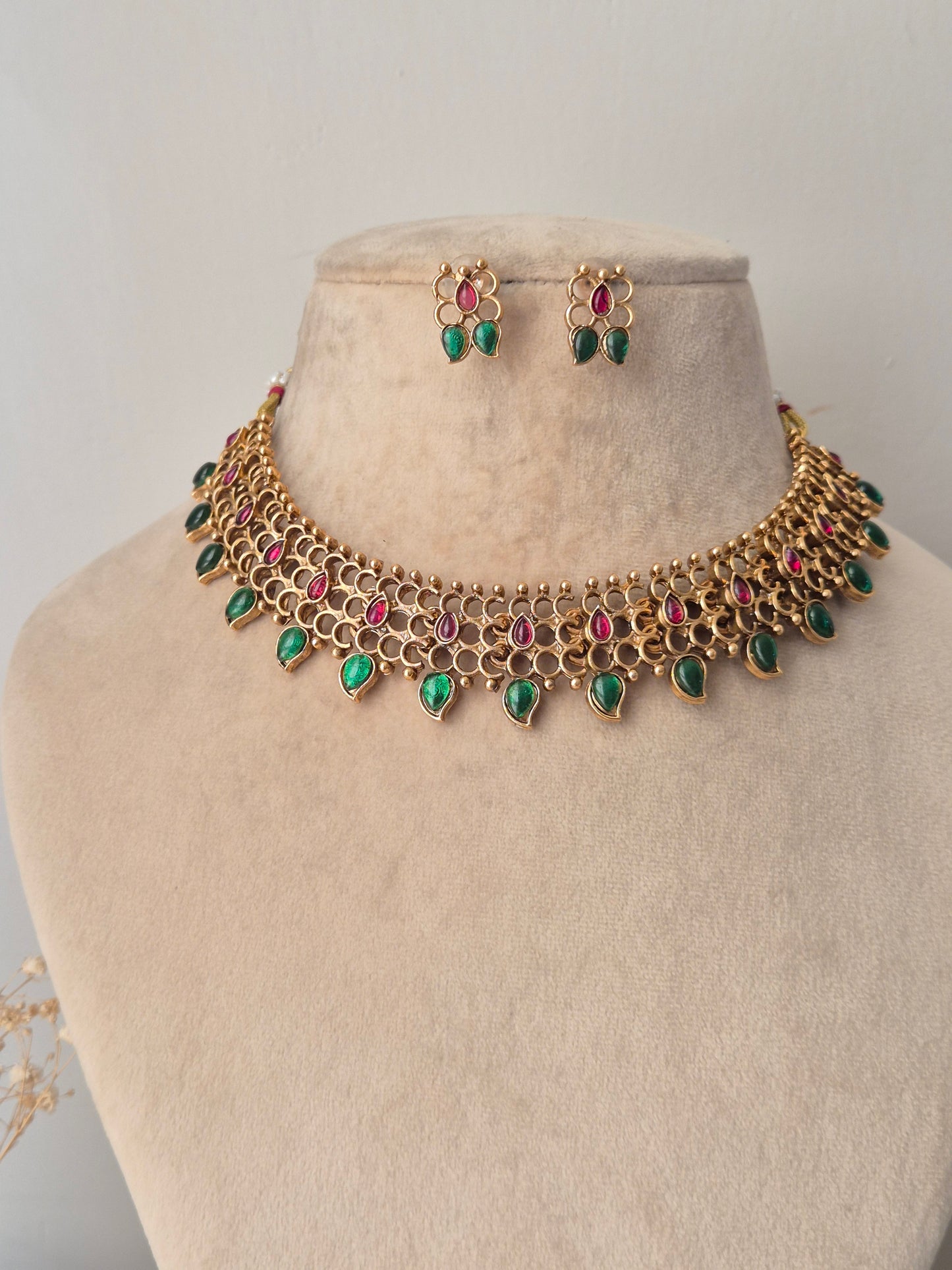 Fulmala Necklace Set