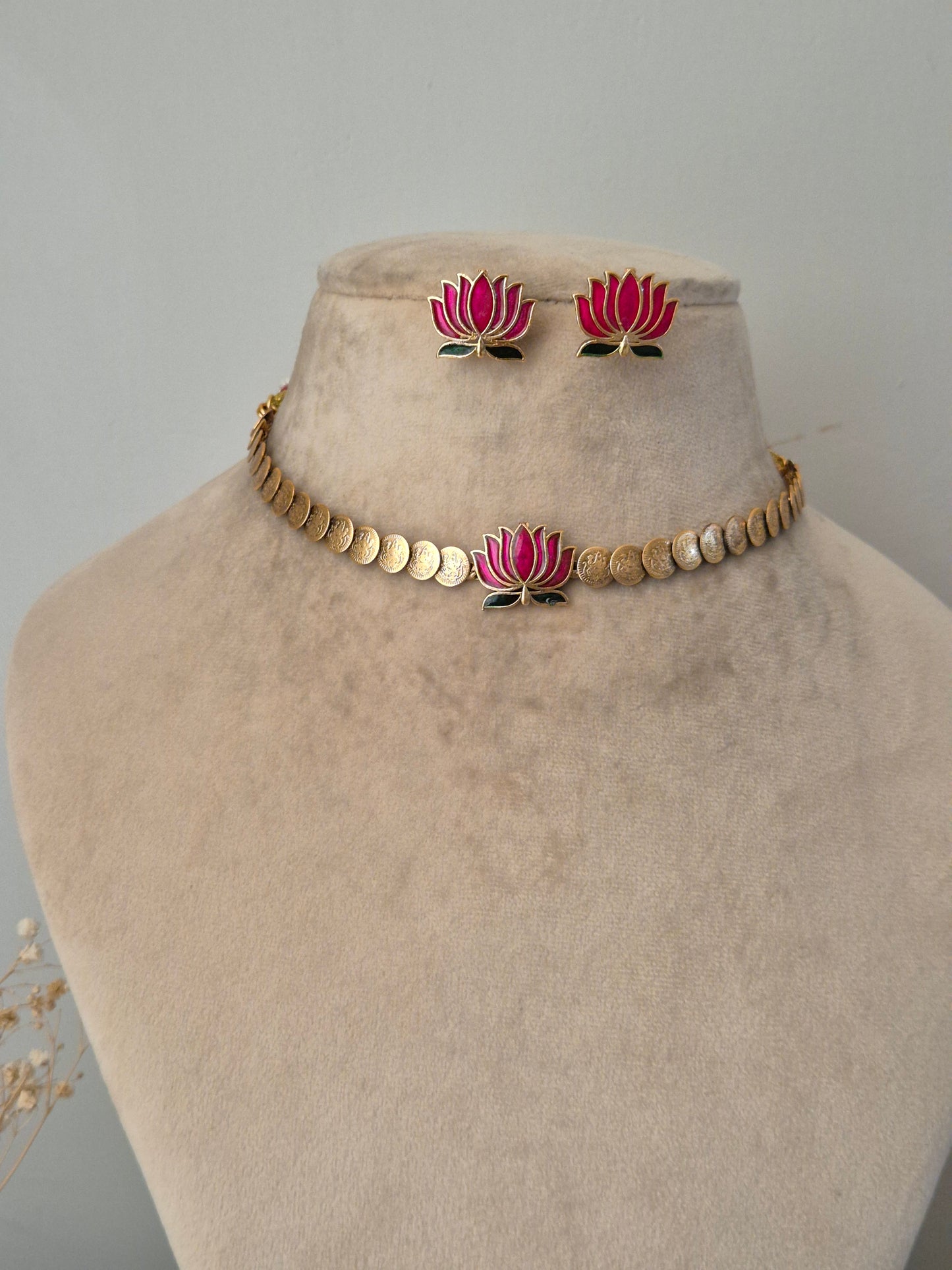 Ramra Necklace Set
