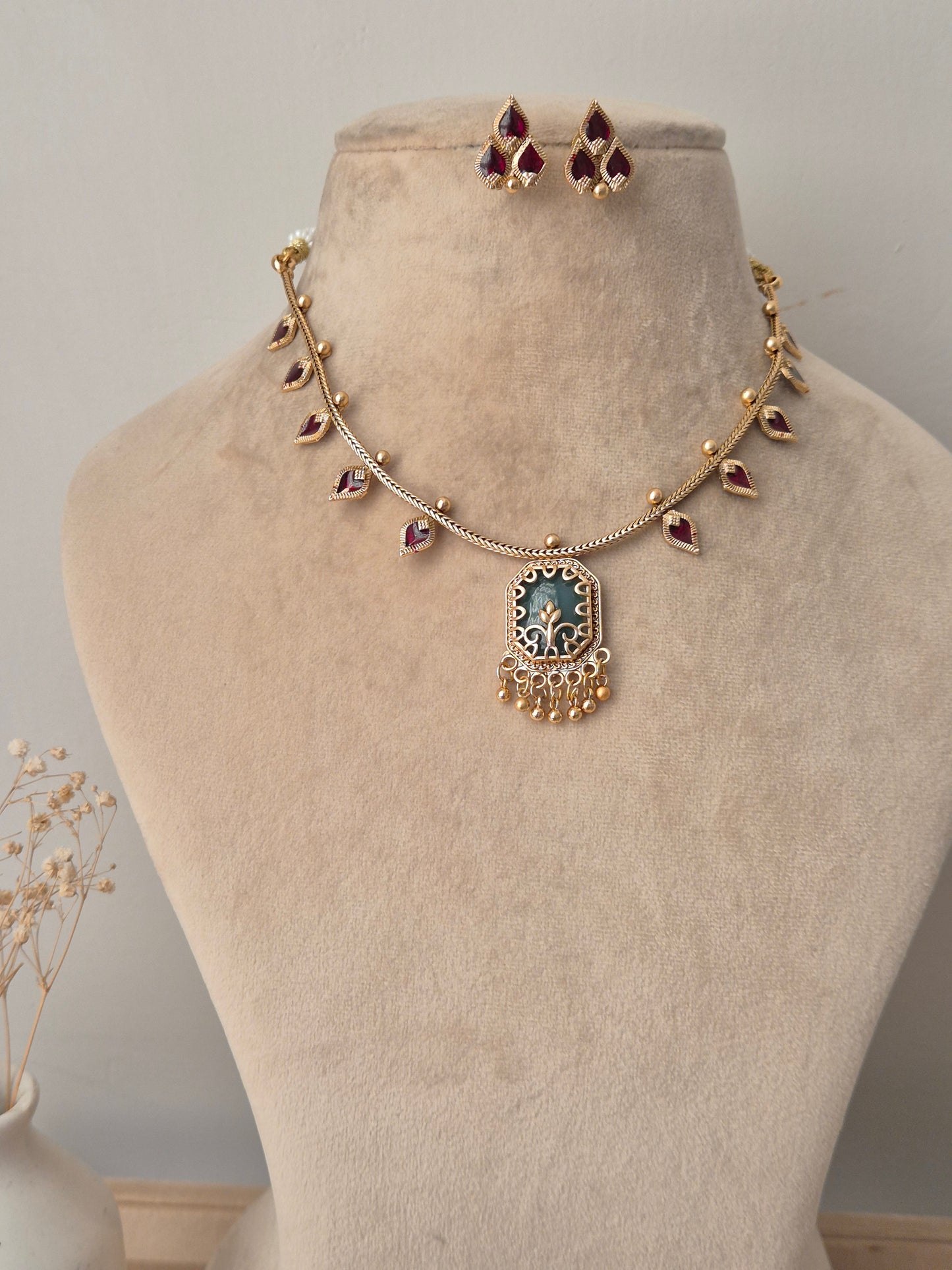 Ursala Necklace Set