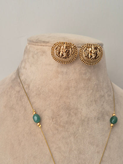 Uditi Invisible Chain Necklace Set