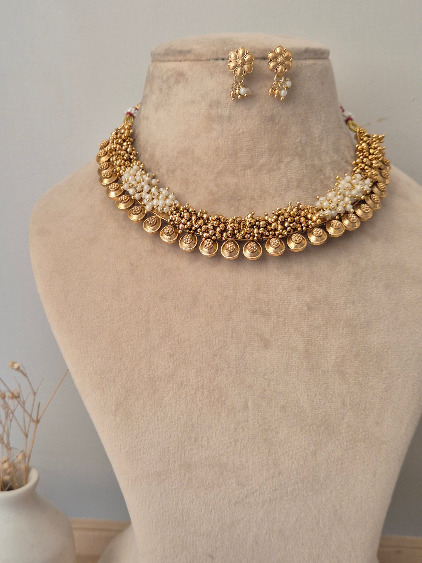 Uttara Necklace Set