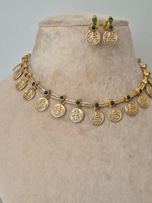 Gatha Necklace Set