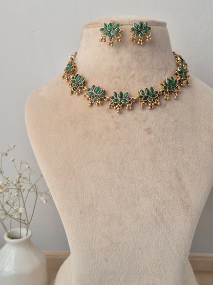 Qadira Necklace Set