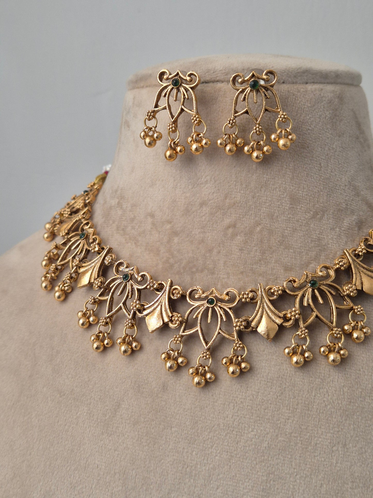 Bulbul Necklace Set