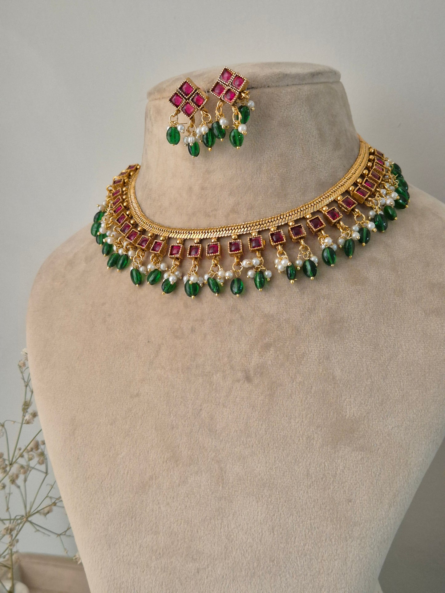 Gyanvi Necklace Set