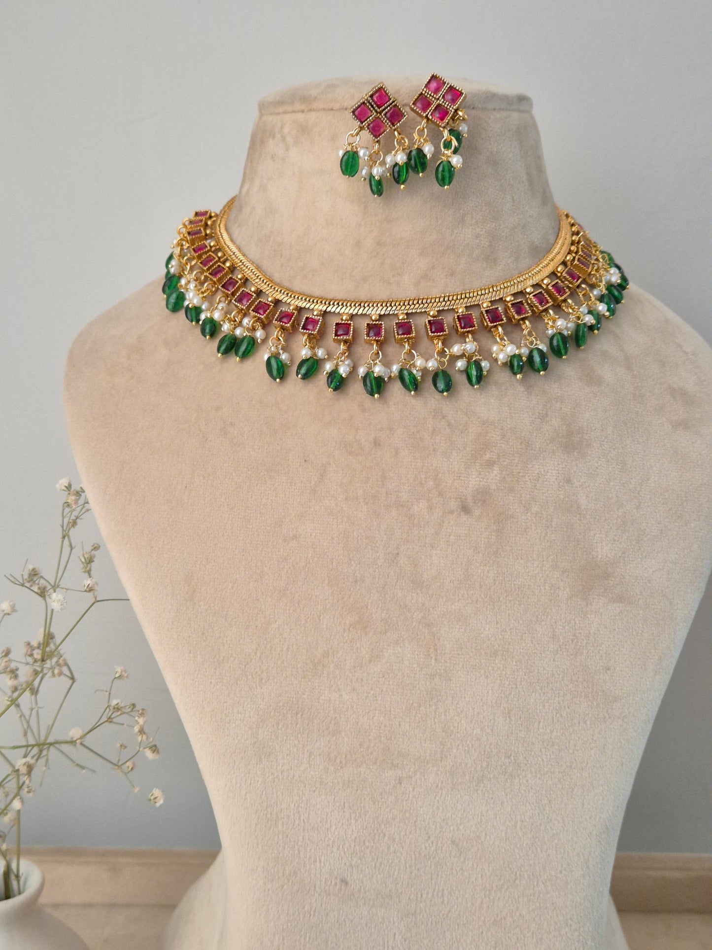 Gyanvi Necklace Set