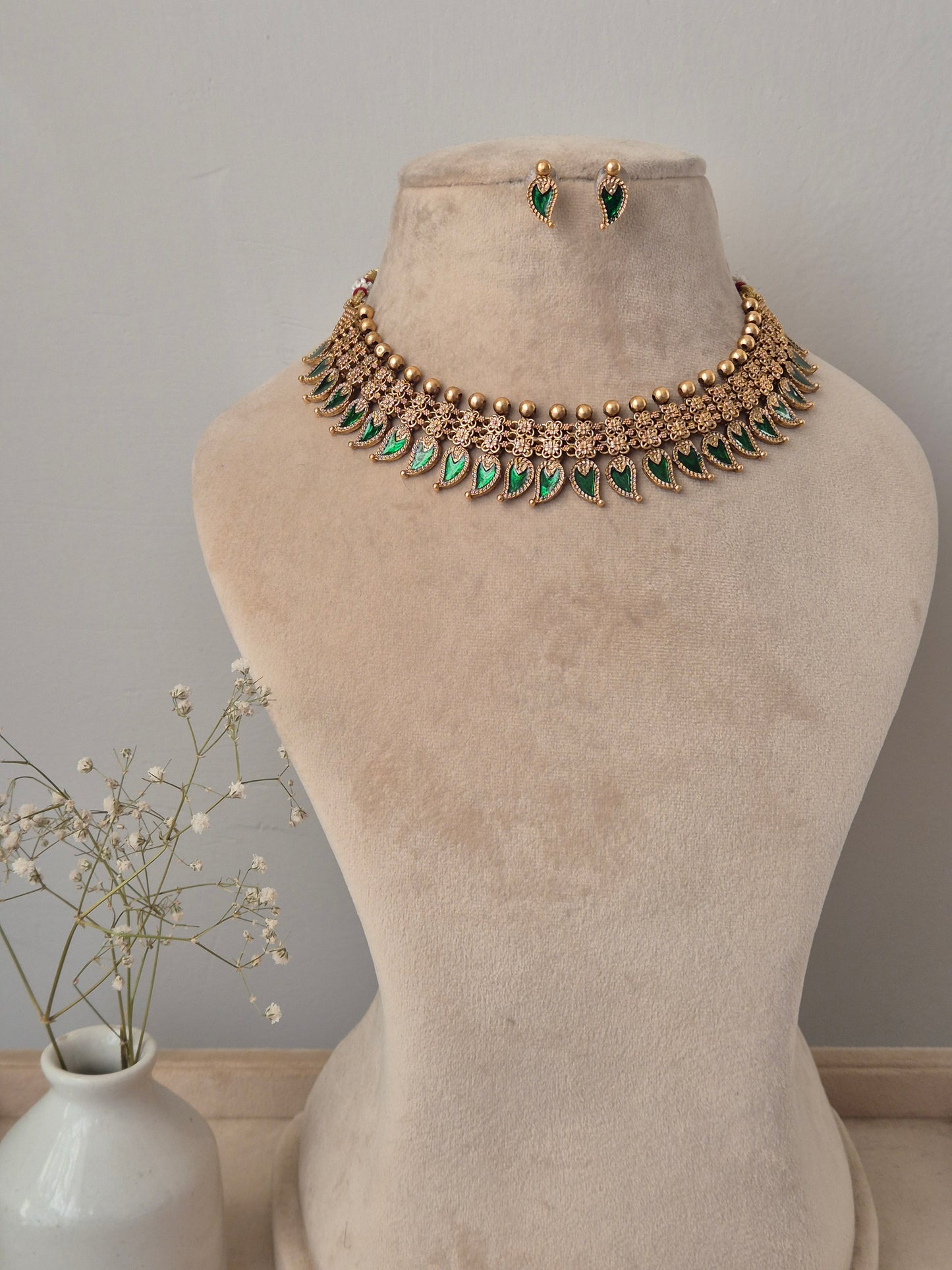 Zanisha Necklace Set