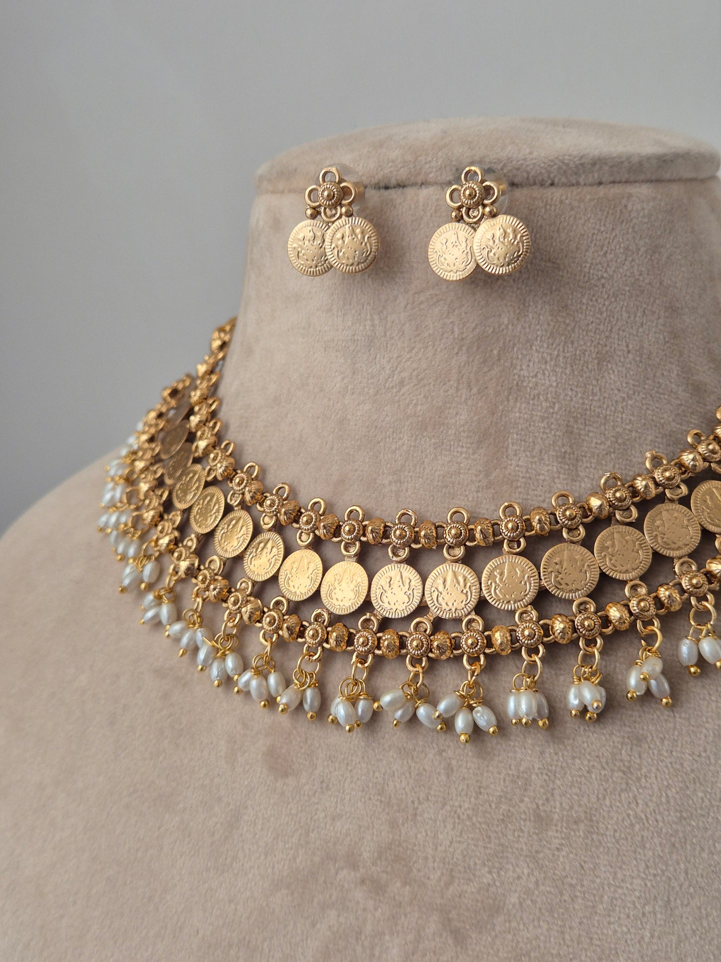 Parineeta Necklace Set