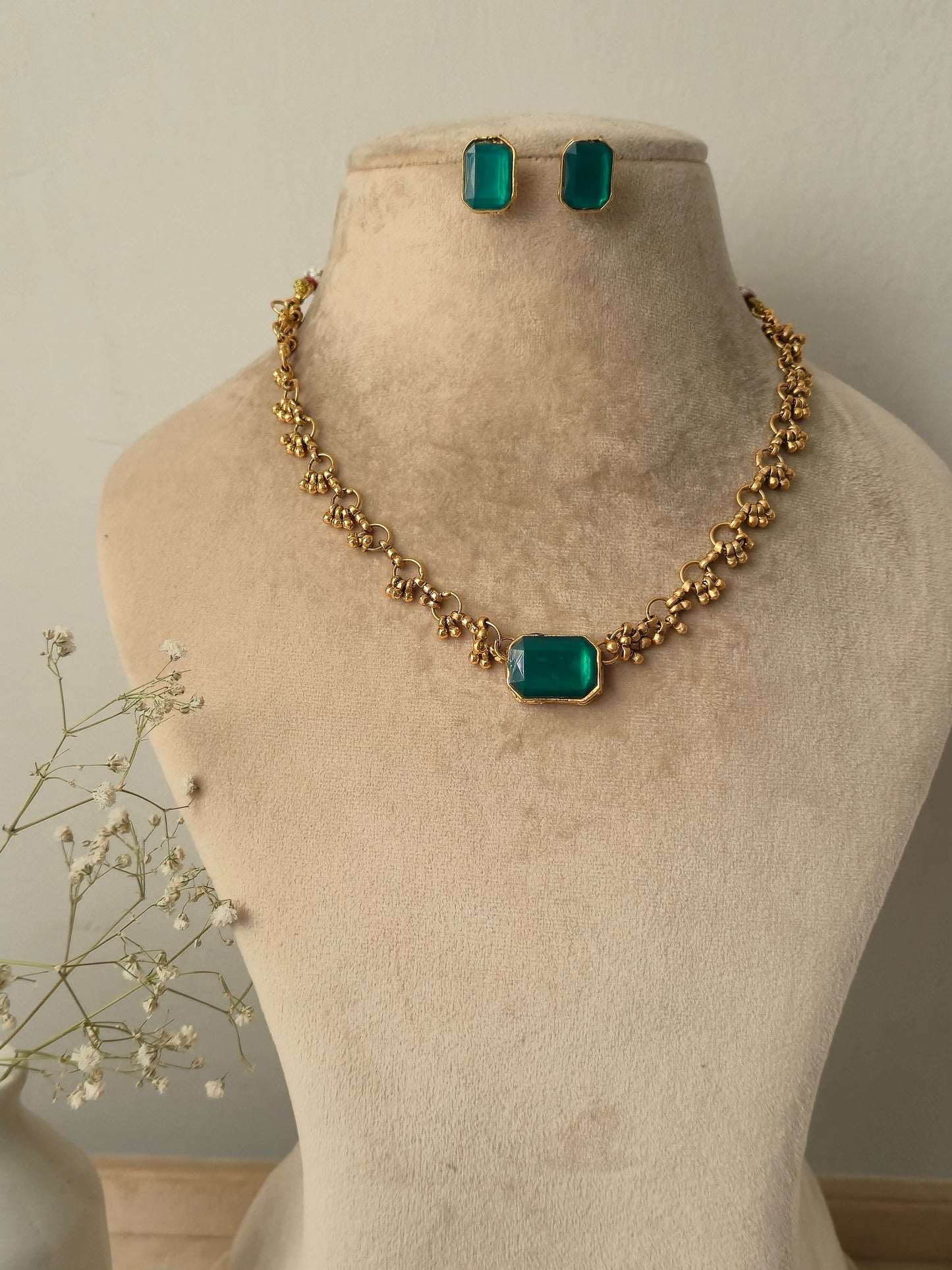 Bagiya Necklace Set