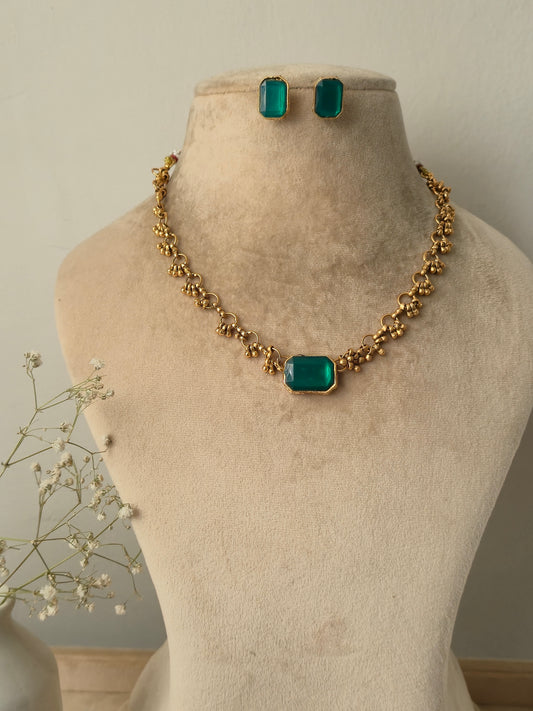 Bagiya Necklace Set