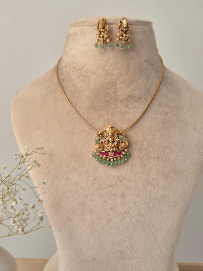 Yaadhavi Necklace Set