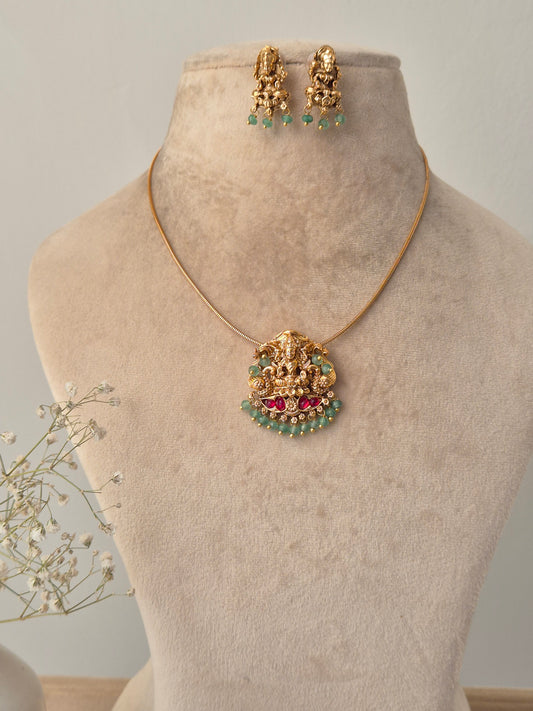 Yaadhavi Necklace Set