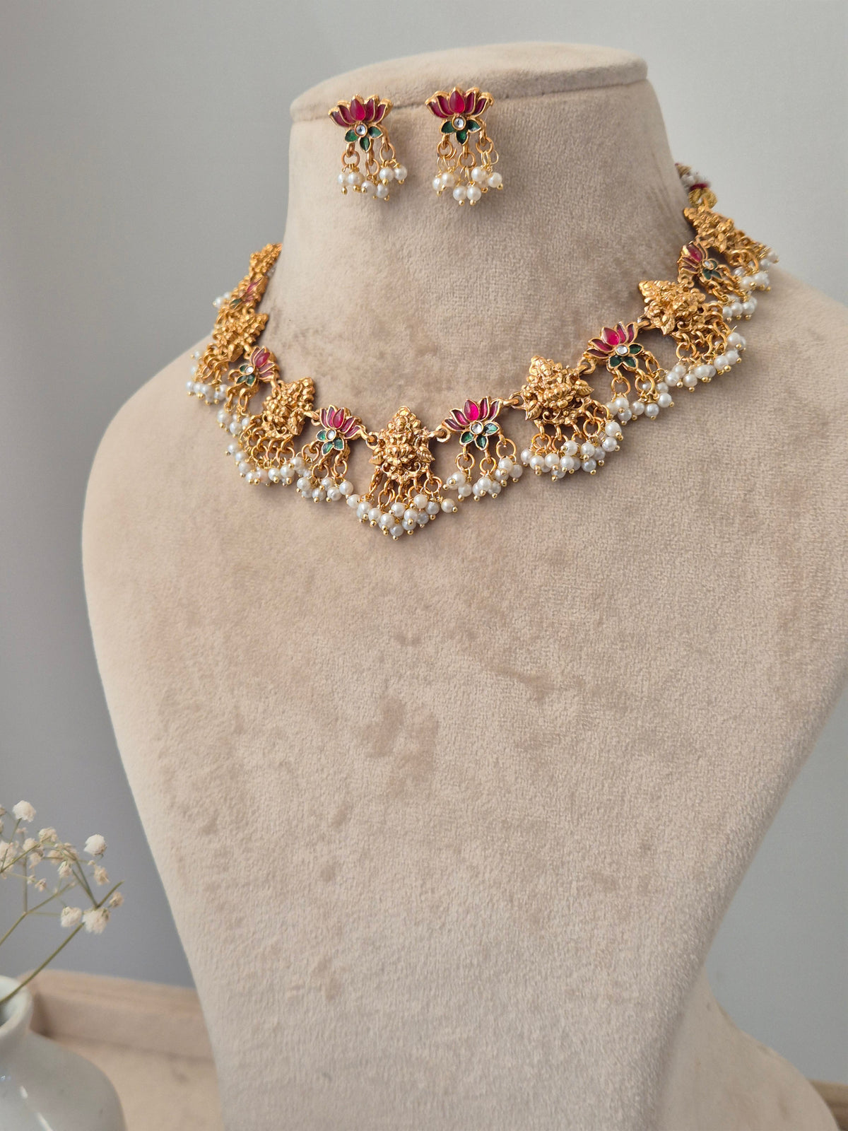 Ketki Necklace Set