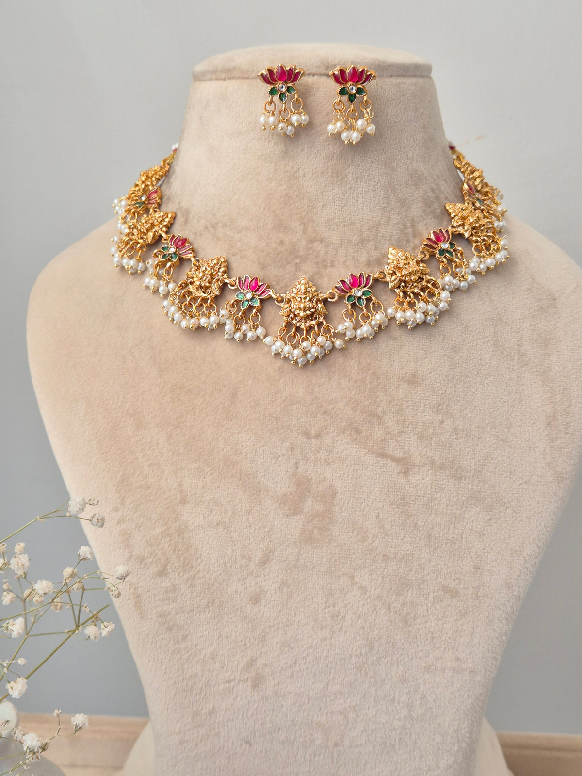Ketki Necklace Set